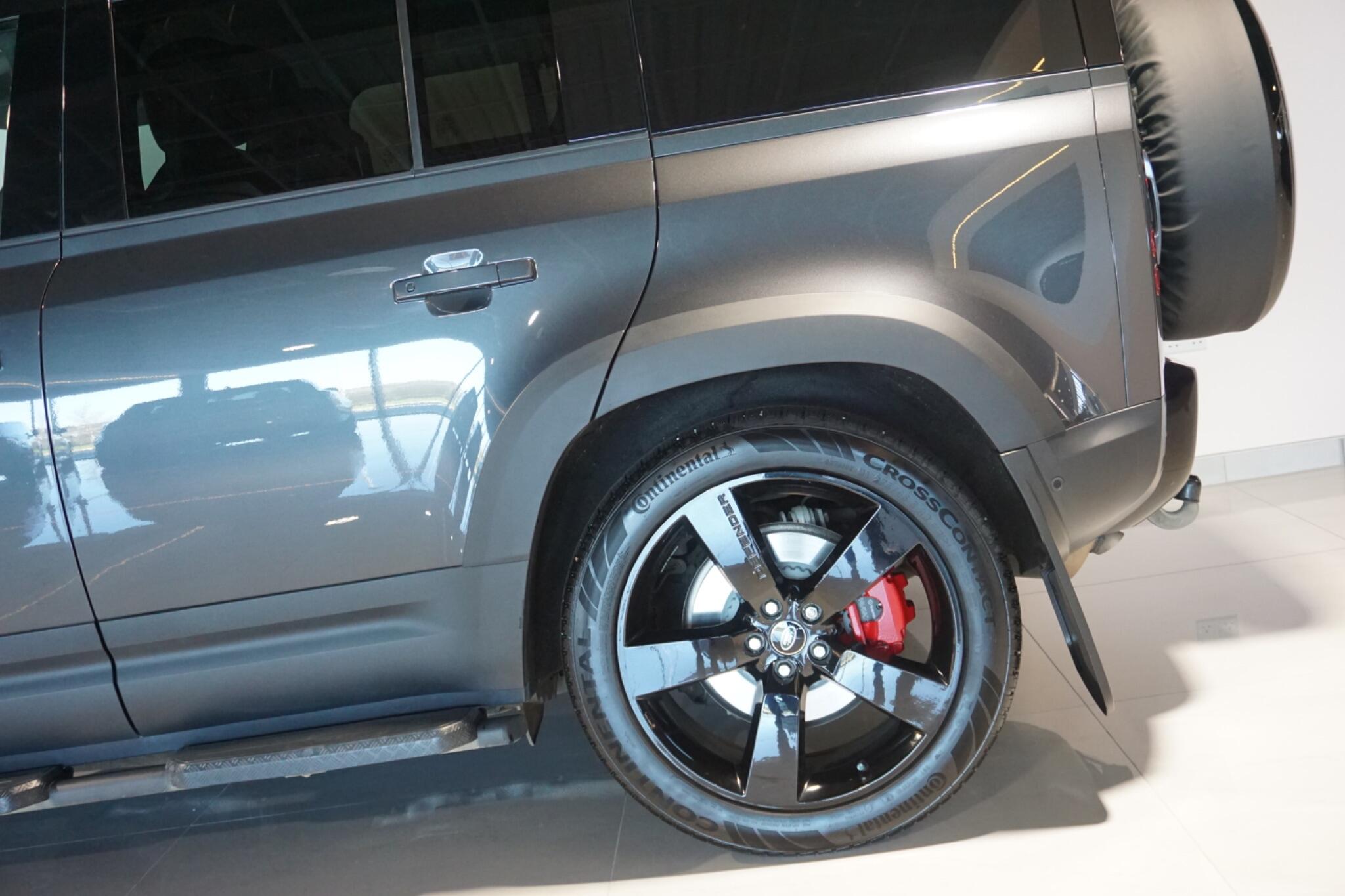 Land Rover Defender 110 3.0 D300 MHEV HSE Hard Top SUV 5dr Diesel Auto 4WD MWB Euro 6 (s/s) (300 ps)